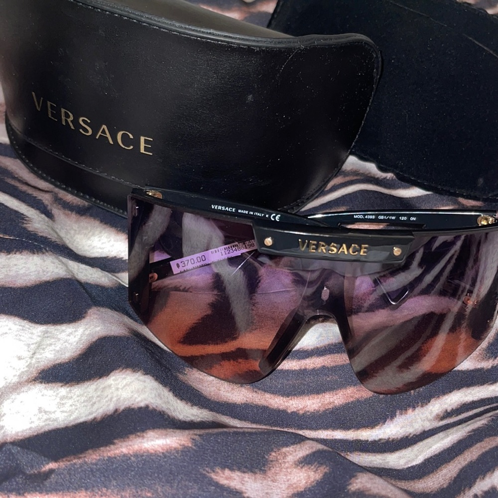 Medusa Halo oversized frame sunglasses